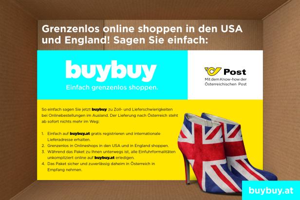 Ein Paar hochhackige Schuhe mit dem Muster der britischen Flagge vor einem gelben Hintergrund.