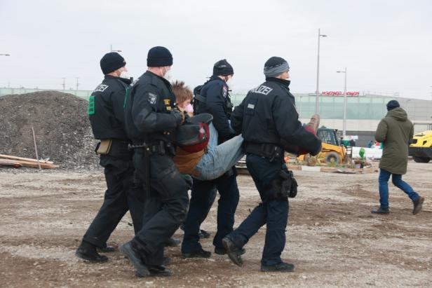 Besetzung: Stadtstraßen-Camp vollständig geräumt, zwölf Festnahmen