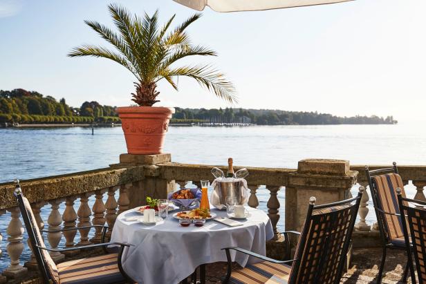 Blick über den Bodensee von der Seeterrasse des Steigenberger Hotels in Konstanz