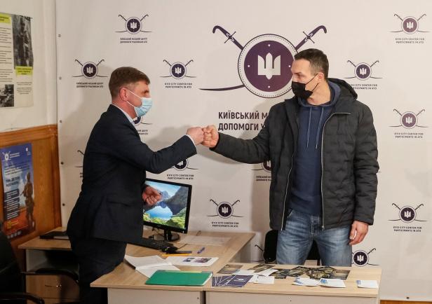 Ex-Boxer Klitschko meldet sich in Kiew zur freiwilligen Landesverteidigung