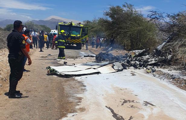 At least 7 people, including tourists, die in plane crash in Peru