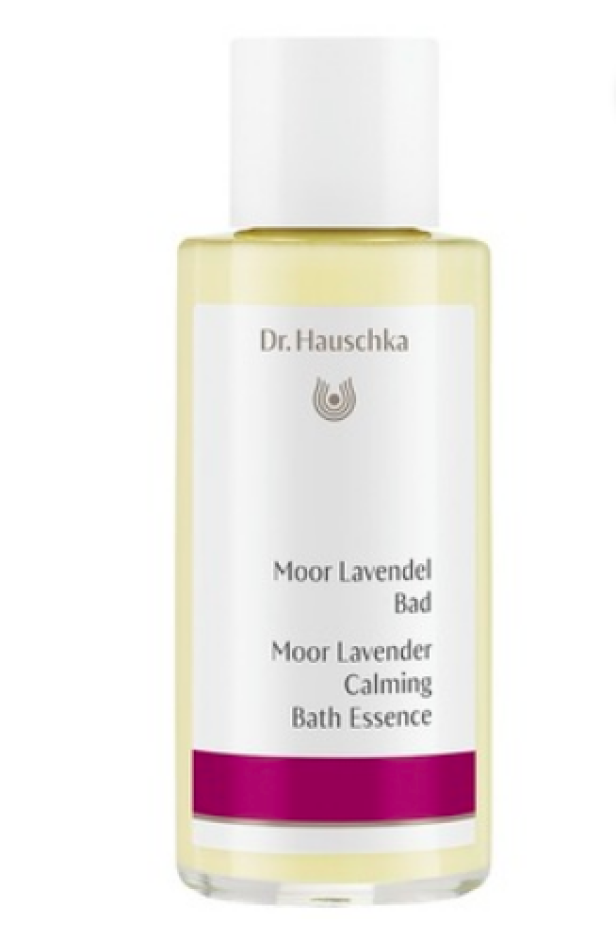 Eine Flasche Moor Lavendel Bad von Dr. Hauschka.