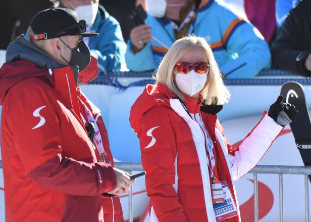 SKI-WELTCUP IN ZAUCHENSEE: ABFAHRT DER FRAUEN: ÖSV STADLOBER / GIGER