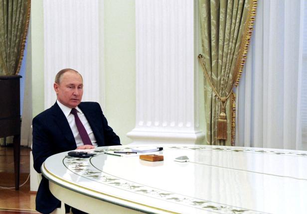 Putins riesiger Tisch: Woher er stammt und warum er für Belustigung sorgt