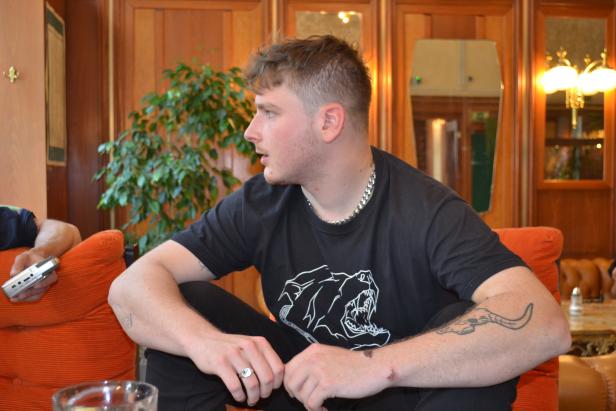 Rapper SLAV: "In Polen geht man gern mit dem Kopf durch die Wand"