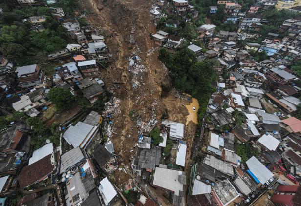 At least 38 dead in floods outside Rio de Janeiro At least 38 dead in floods outside Rio de Janeiro