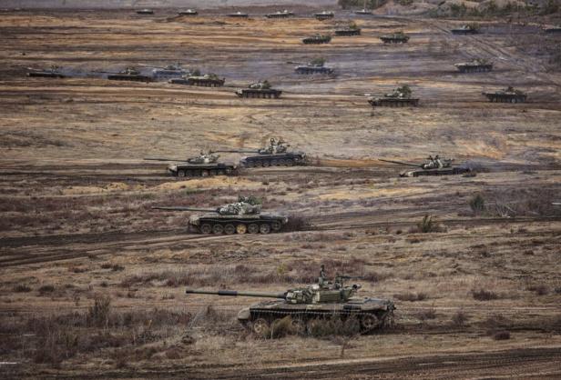 Russland bricht Versprechen und setzt Militärübung fort