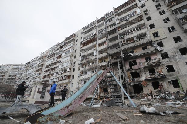 Aftermath of overnight shelling in Kiev 