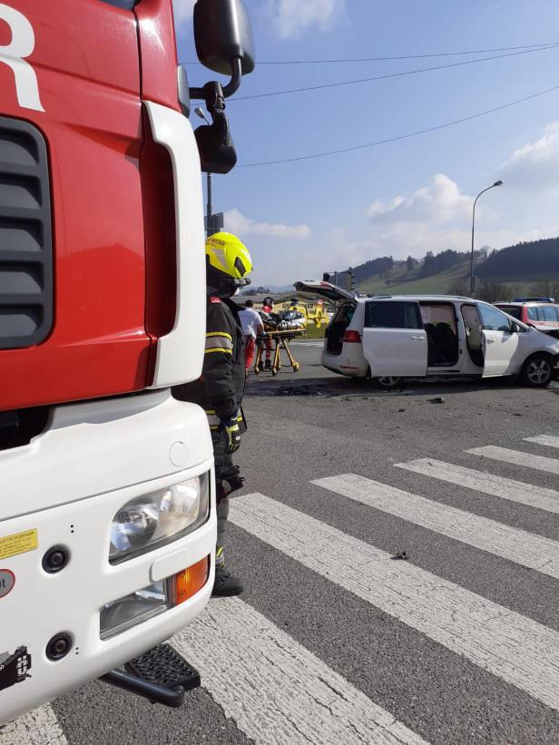 Ampel kaputt: Sechs Verletzte auf Kreuzung der Erlauftalbundesstraße