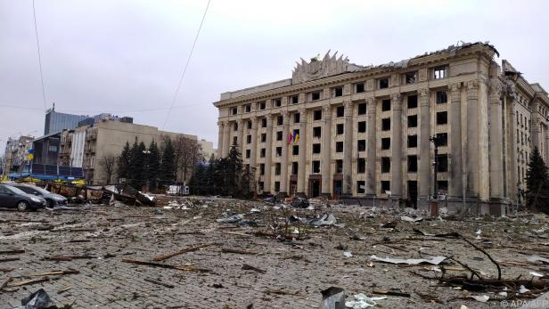 Raketeneinschlag auf dem zentralen Freiheitsplatz in Charkiw