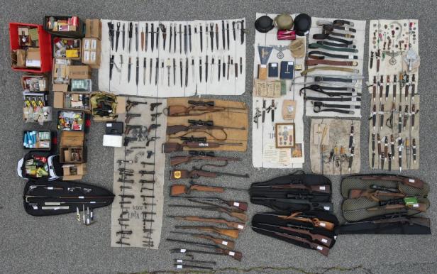 Waffen, Kriegsmaterial und NS-Material in der Steiermark gefunden