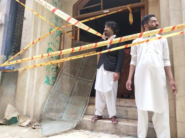 50 Tote nach Bombenanschlag in Moschee in Pakistan