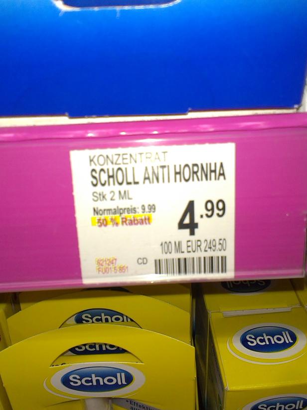 Ein Preisschild für Scholl Anti Hornhaut Konzentrat mit 50% Rabatt für 4,99 Euro.