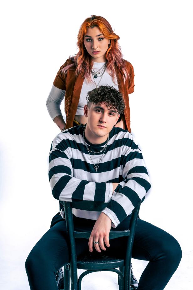 LUM!X feat. Pia Maria gehen mit „Halo“ für Österreich beim Eurovision Song Contest 2022 in Turin an den Start.