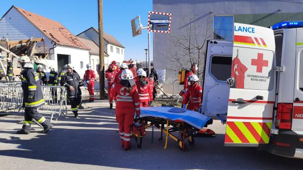 Explosion zerstörte Einfamilienhaus im Bezirk Gänserndorf