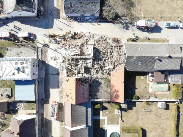 Explosion zerstörte Einfamilienhaus im Bezirk Gänserndorf