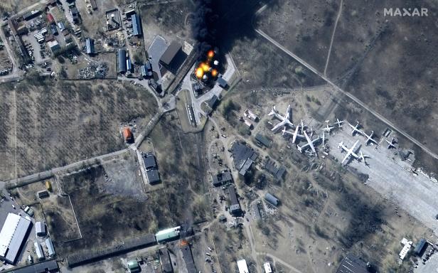 Das Grauen aus der Luft: Satellitenbilder zeigen Zerstörung in Ukraine