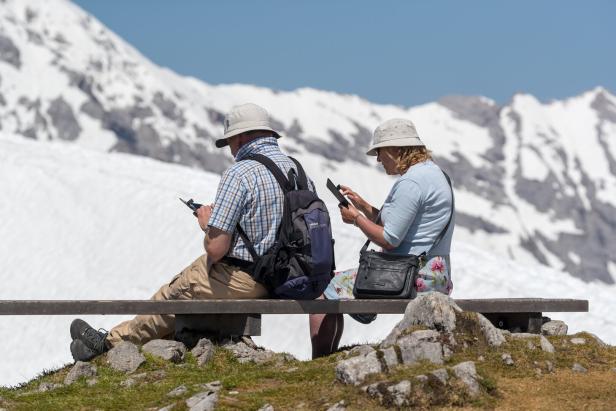 Wandersaison beginnt: Sicher über Stock, Stein und Schnee