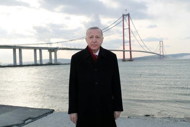 Erdogan hat jetzt die längste Hängebrücke der Welt