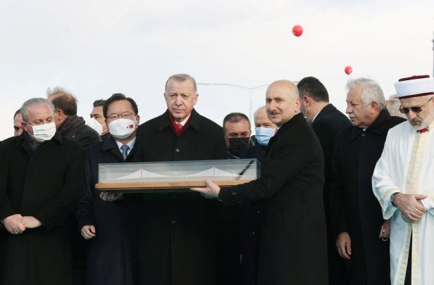 Erdogan hat jetzt die längste Hängebrücke der Welt