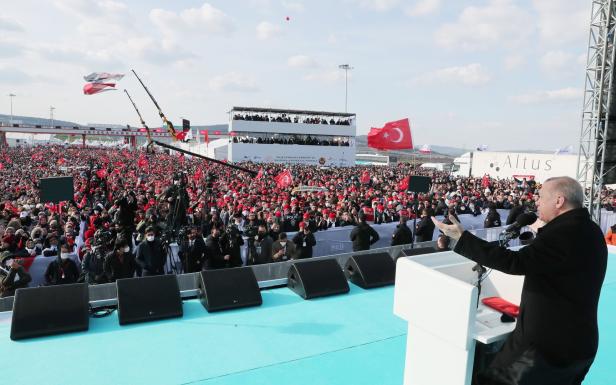 Erdogan hat jetzt die längste Hängebrücke der Welt