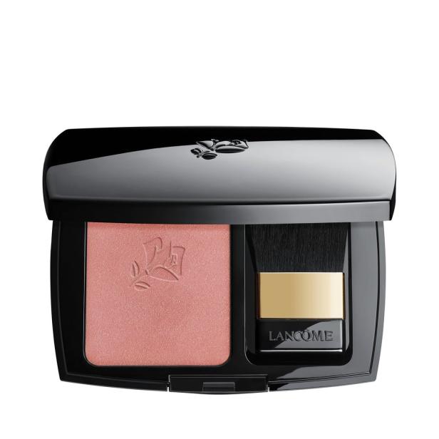 Ein geöffneter, schwarzer Lancôme Rouge Blush mit Pinsel.