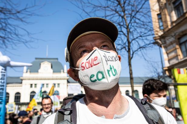 Raus aus Gas: Demonstrierende in St. Pölten fordern NÖ Politik auf