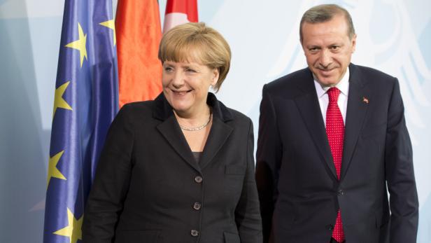 Merkels Härte gegen Russland & Lob für die Türkei