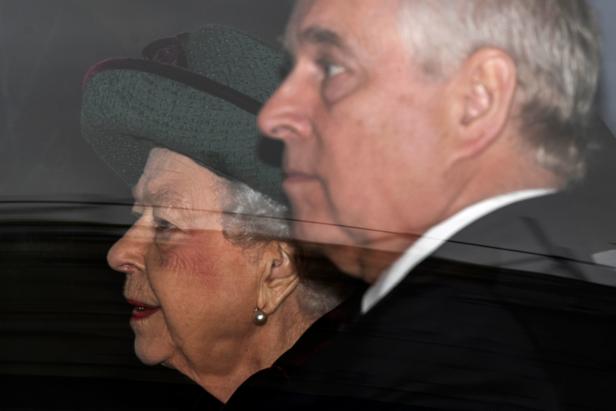 Ausgerechnet Andrew: Charles' und Williams bestürzte Reaktion auf Queen-Begleitung