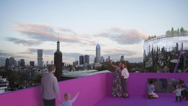 Besucher genießen die Aussicht von „The Podium“ auf dem Dach des Het Nieuwe Instituut in Rotterdam.