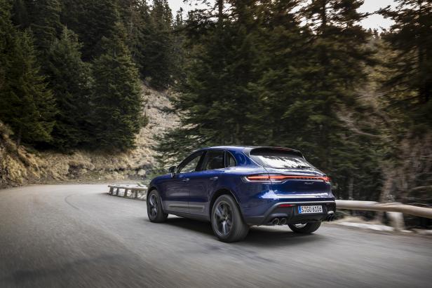 Mit dem neuen Porsche Macan T über den Col de Turini