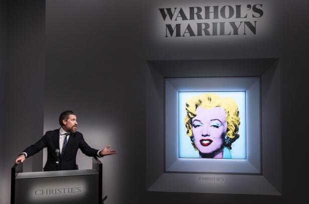Vorbesichtigung der Auktion für Andy Warhols Gemälde „Shot Sage Blue Marilyn“.