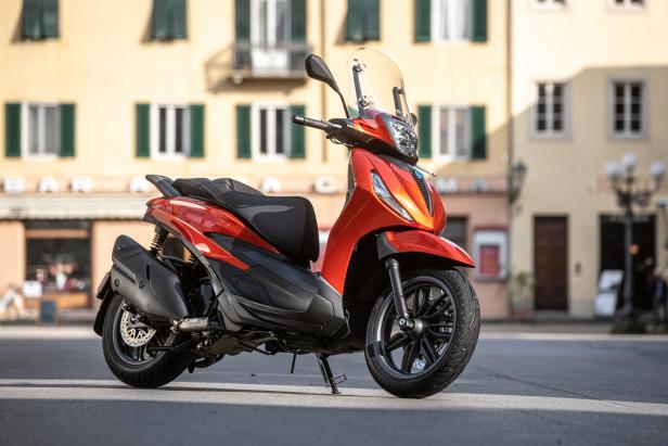 Piaggio Beverly 400: Stadtbewohner  mit Landsitz