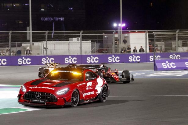 Mercedes-AMG und Aston Martin: Die Formel-1-Safety Cars im Vergleich
