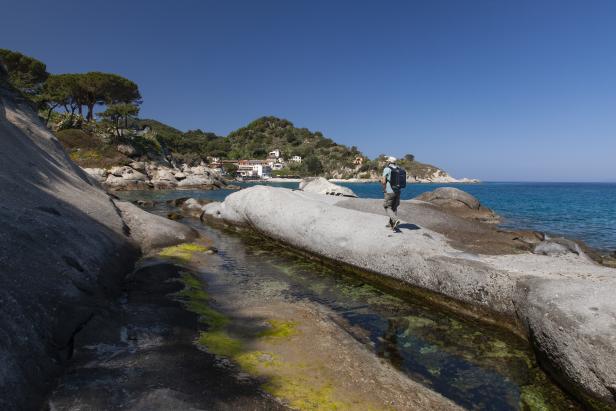 Warum man im Frühsommer auf der Insel Elba wandern sollte