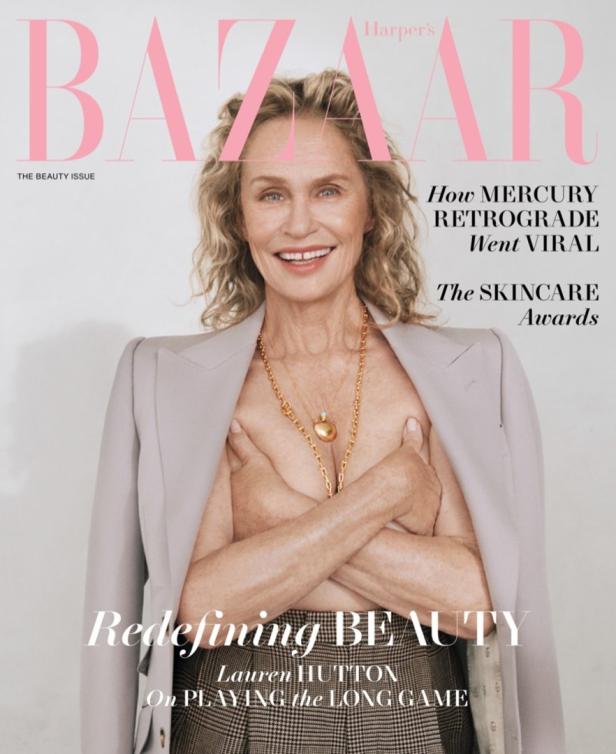 Lauren Hutton auf dem Cover von Harper's Bazaar, die Hände vor der Brust verschränkt.