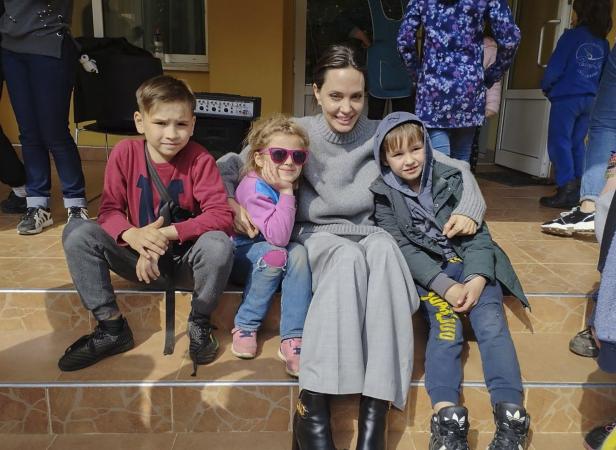 Angelina Jolie traf Vertriebene in Lemberg