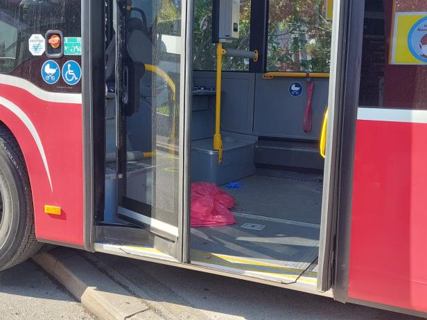 Unfall mit Linienbus in Wien: Sieben Verletzte, 900 Haushalte ohne Strom