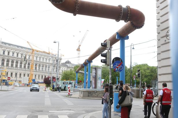 Wasserrohre für den U-Bahn-Bau: Eine lange Leitung