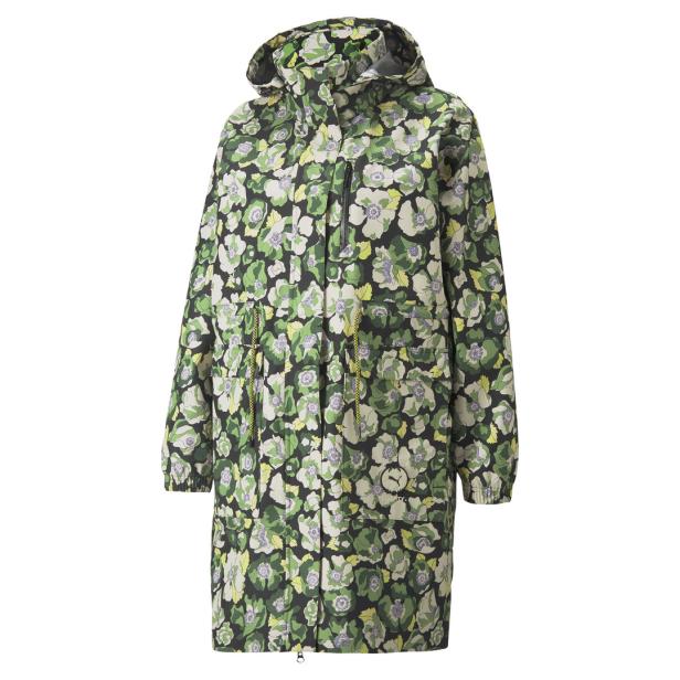 Eine lange, blumengemusterte Jacke mit Kapuze in Grün-, Weiß- und Schwarztönen.