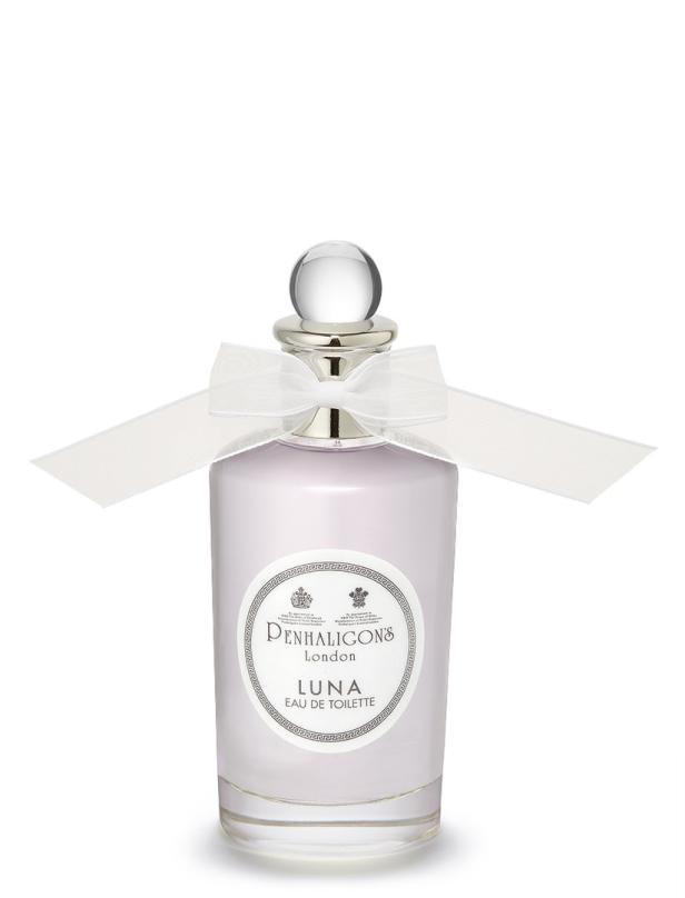 Eine Flasche „Luna Eau de Toilette“ von Penhaligon's London mit einer weißen Schleife.