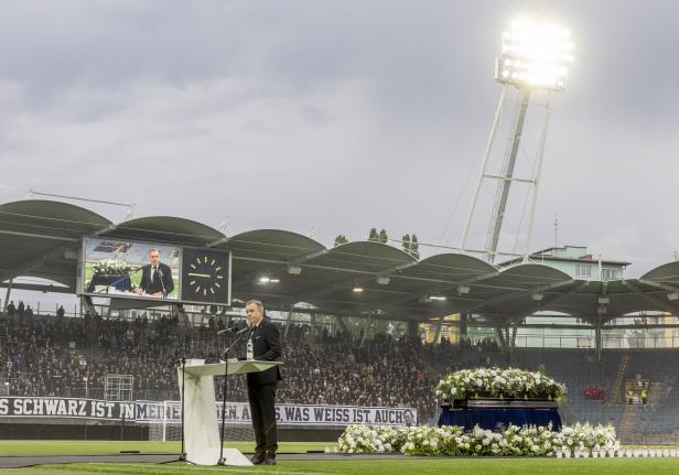 FUSSBALL-BUNDESLIGA / NACH DEM TOD VON IVICA OSIM: GEDENKVERANSTALTUNG SK PUNTIGAMER STURM GRAZ: JAUK