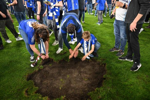 Jubel, Trubel, Heiterkeit: Schalke 04 ist wieder erstklassig