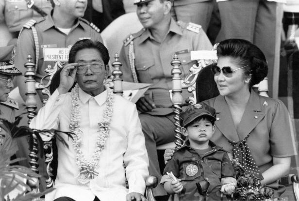 Der Sohn des Diktators auf dem Sprung zur Macht: Wahl auf Philippinen