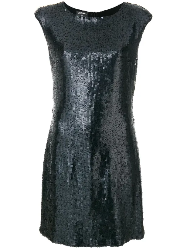 Ein ärmelloses, paillettenbesetztes Kleid von Chanel.