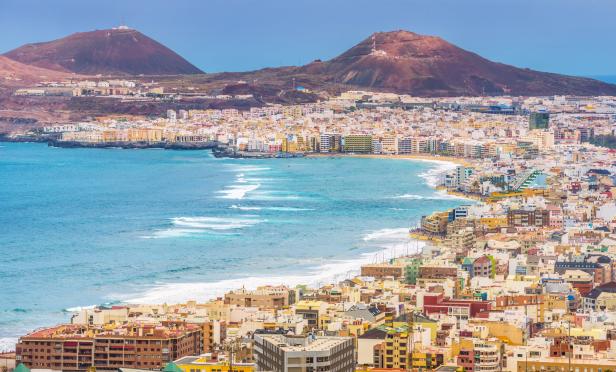 Ein Panoramablick auf die Küstenstadt Las Palmas de Gran Canaria.