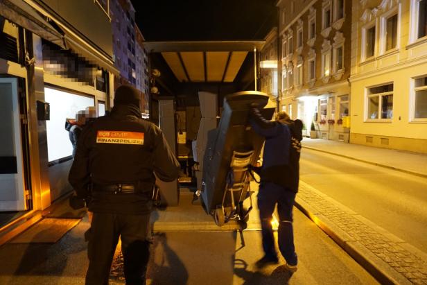 Salzburg: Finanzpolizei beschlagnahmte 72 illegale Glücksspielgeräte