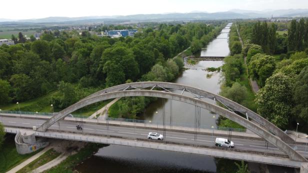 Illegale Mountainbike-Strecke in Traisen-Hochwasserschutz gegraben