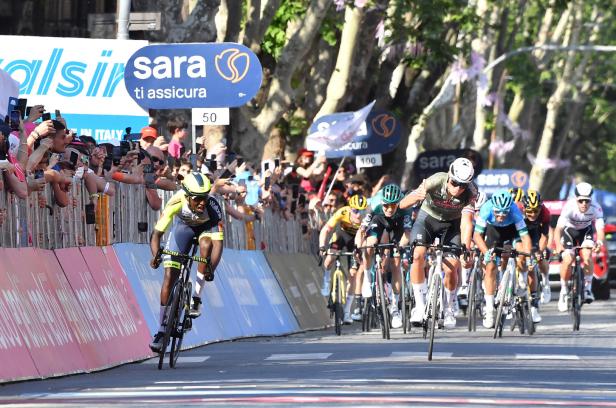 Erster Sieg für einen Fahrer aus Eritrea beim Giro d'Italia