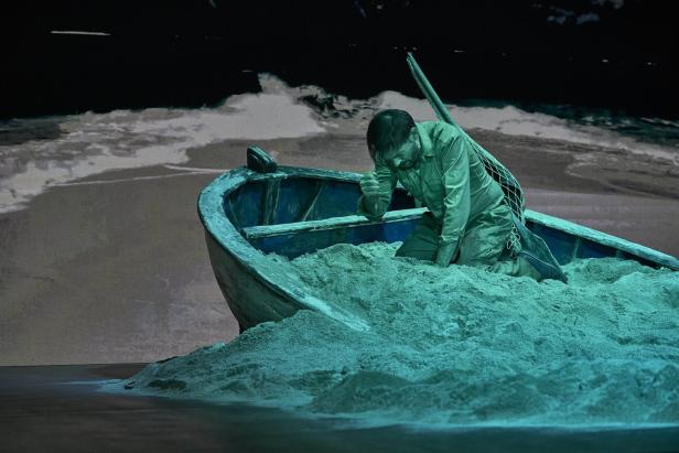 "Enoch Arden“ in der Kammeroper: Altes Seemannsgarn, das aber visuell betört